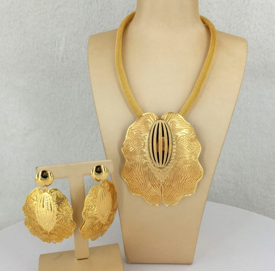 ITALIAN STERLING, 925 GOLD, BRAZILIAN GOLD
MADE IN ITALY