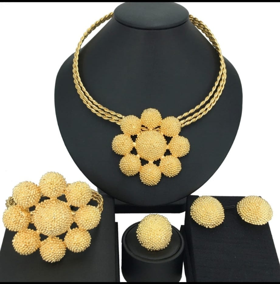 ITALIAN STERLING, 925 GOLD, BRAZILIAN GOLD
MADE IN ITALY